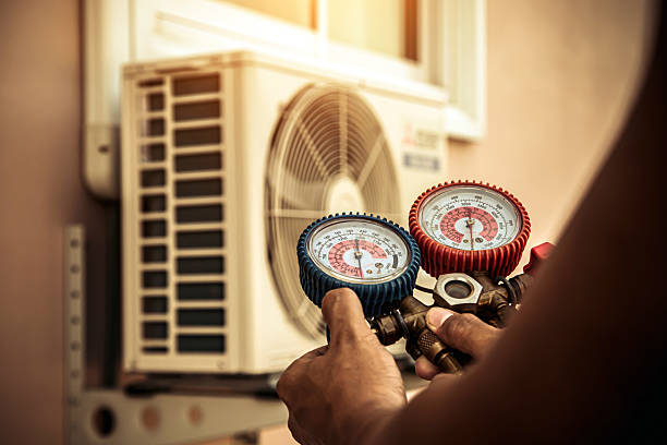 Professional Ac Installation technician working in Mustang, OK
